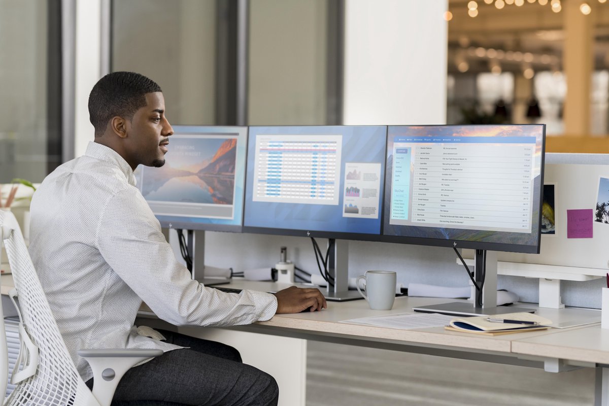 HP E24d G4 - 24 inch - B-Grade